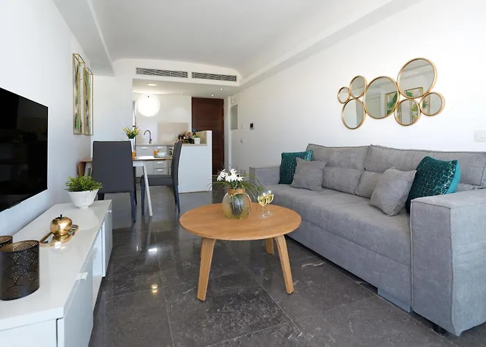 Jenny - Beachfront *