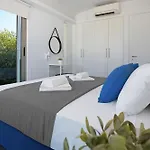 Apartment Jenny - Beachfront *