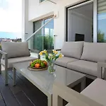 Jenny - Beachfront Apartment Protaras