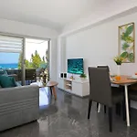 Apartment Jenny - Beachfront *
